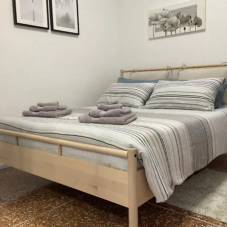 Apartment 25 - Near Metro M3 Milan