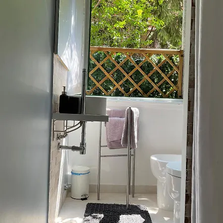 25 - Near Metro M3 Apartment